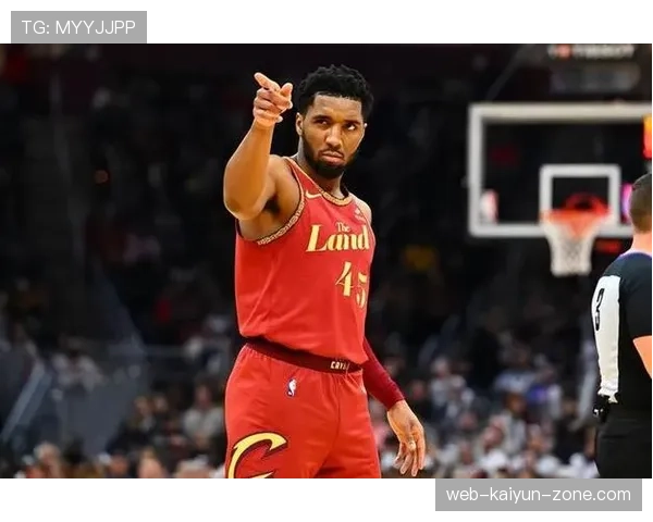 多诺万·米切尔突破拉开空间提升湖人关键时刻得分效率