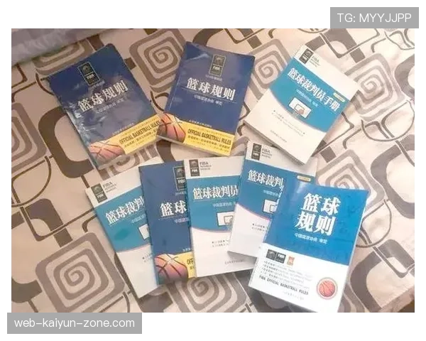 篮球规则解析:如何准确判定“同时出界”的情况与处理原则 篮球规则解析:如何准确判定“同时出界”的情况与处理原则